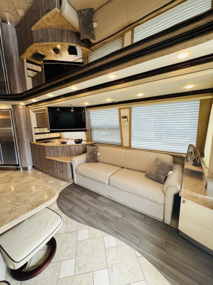 2007 Prevost Double Slide Country Coach - Image 13